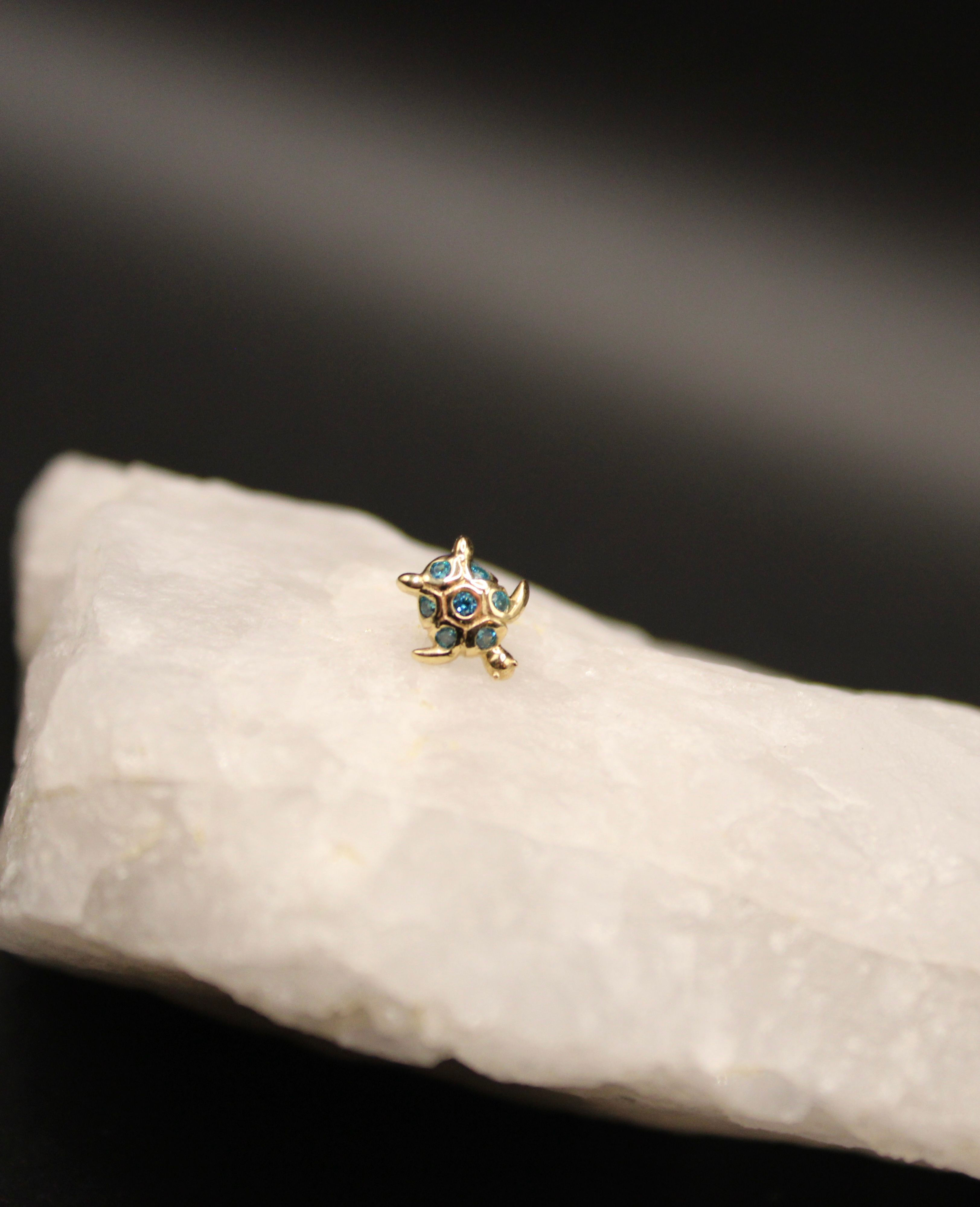 Invictus - 14kt Yellow Gold  2D Sea Turtle Threadless End