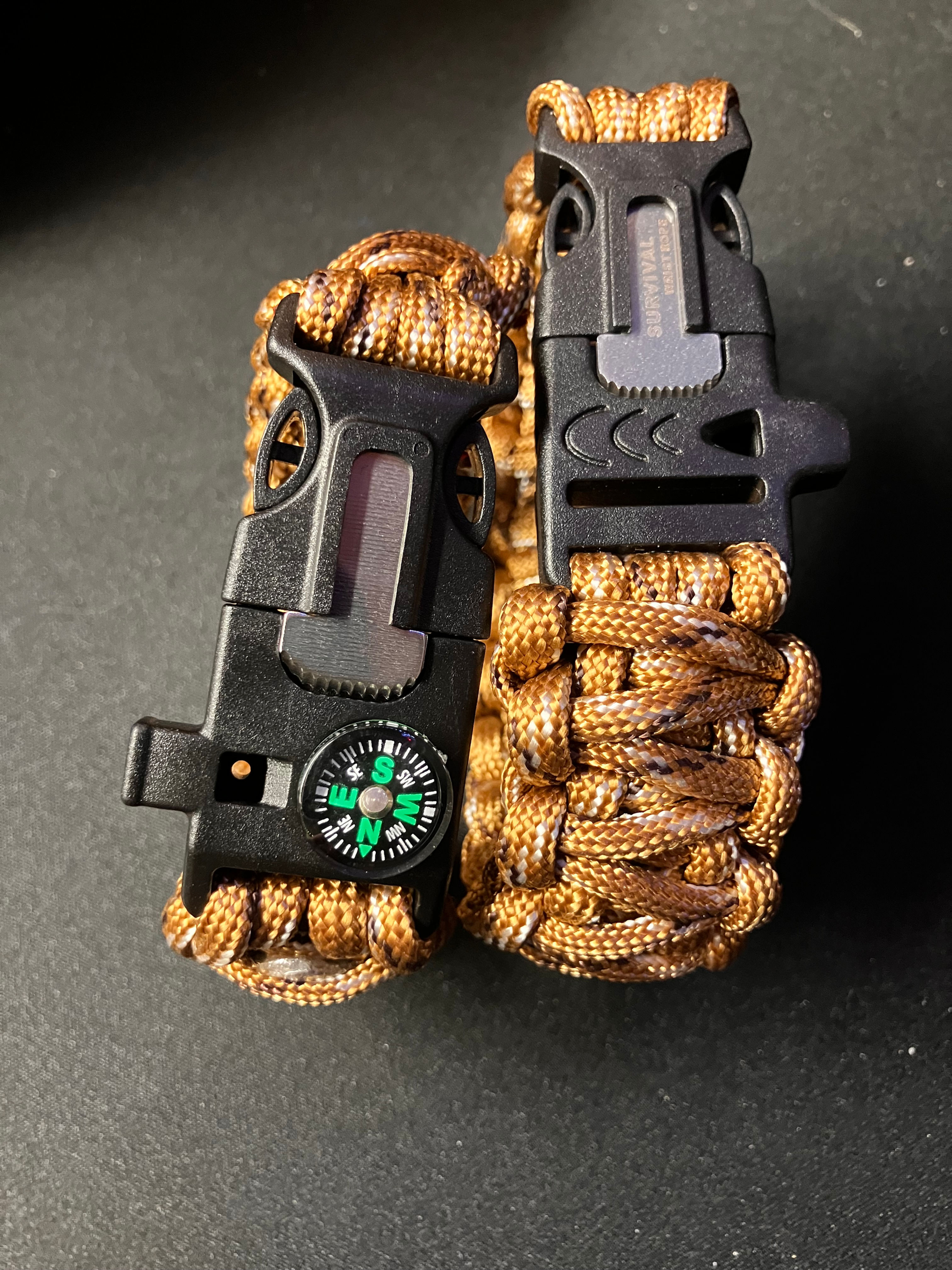 Bracelet de survie avec hameçon