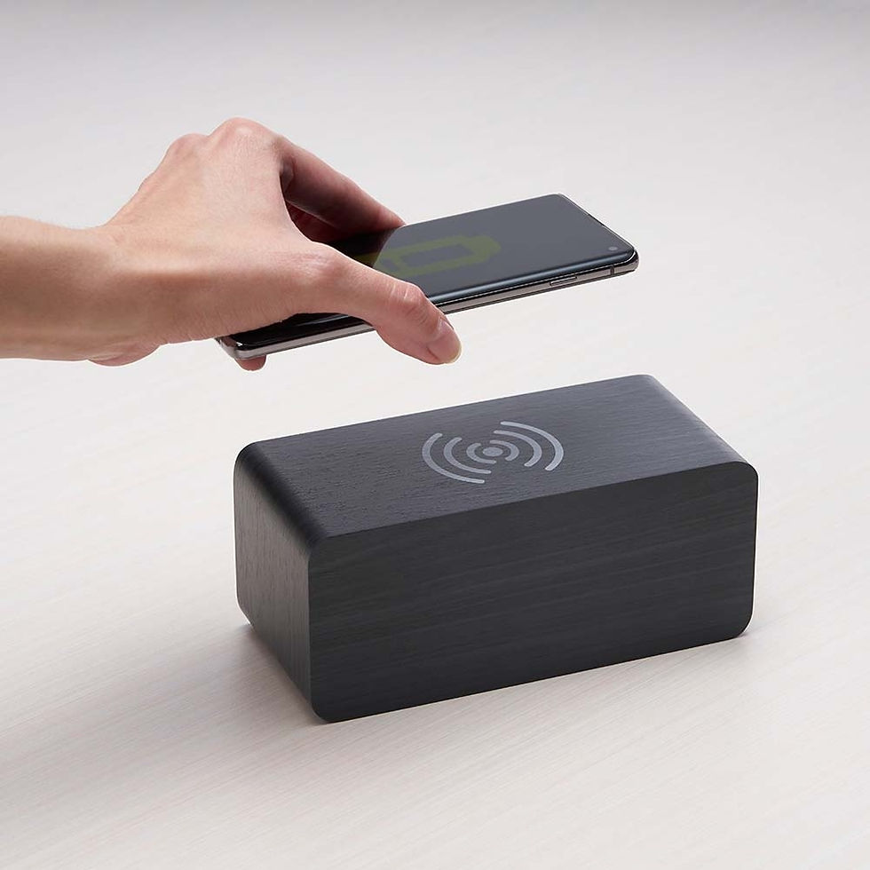 Miniatura: Relógio de Madeira com Carregamento por Indução