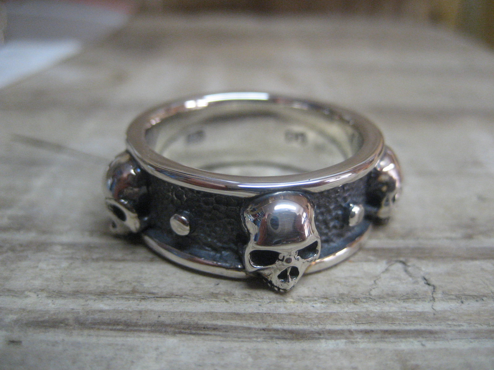 Custom skull band