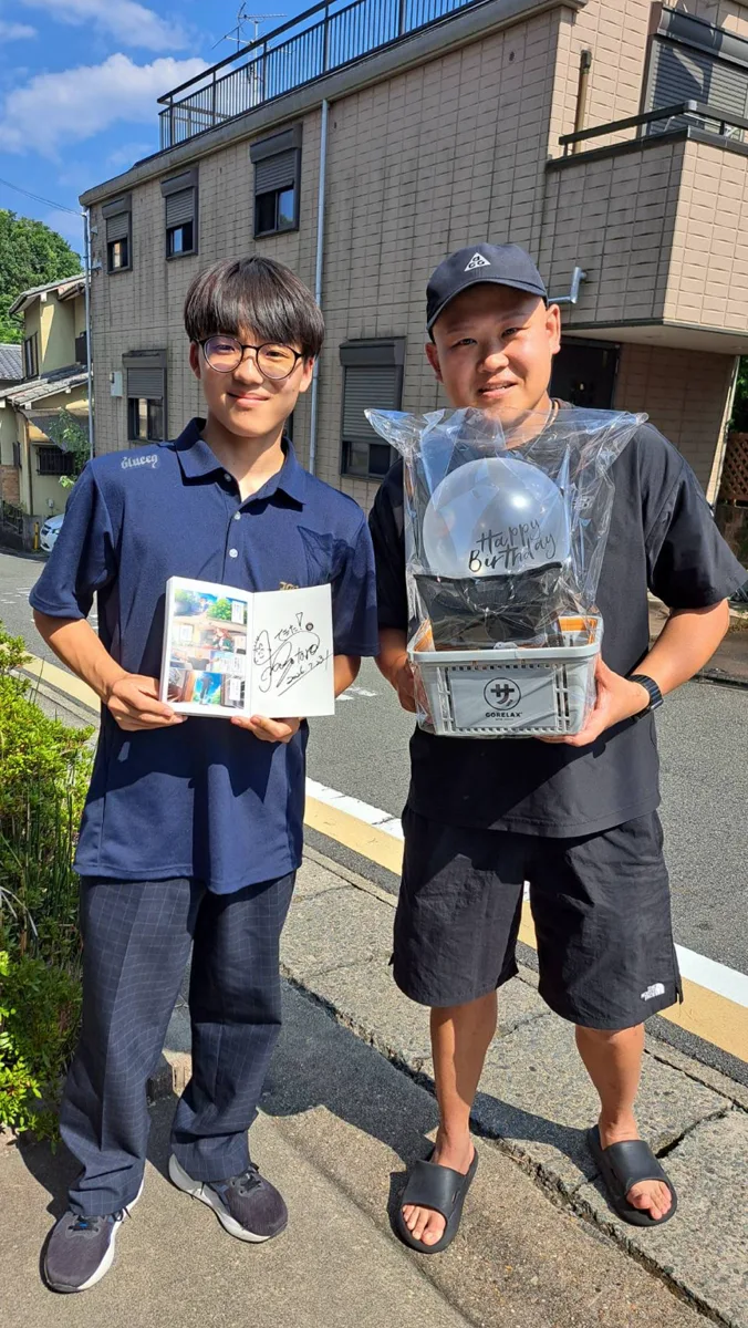 書籍を手にした読者のみなさん