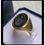 Miniatura:  Anillo de oro 18 K con Onix  grabado 13x11 mm.