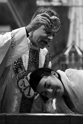 AMP_3979_Baptism_bw.jpg
