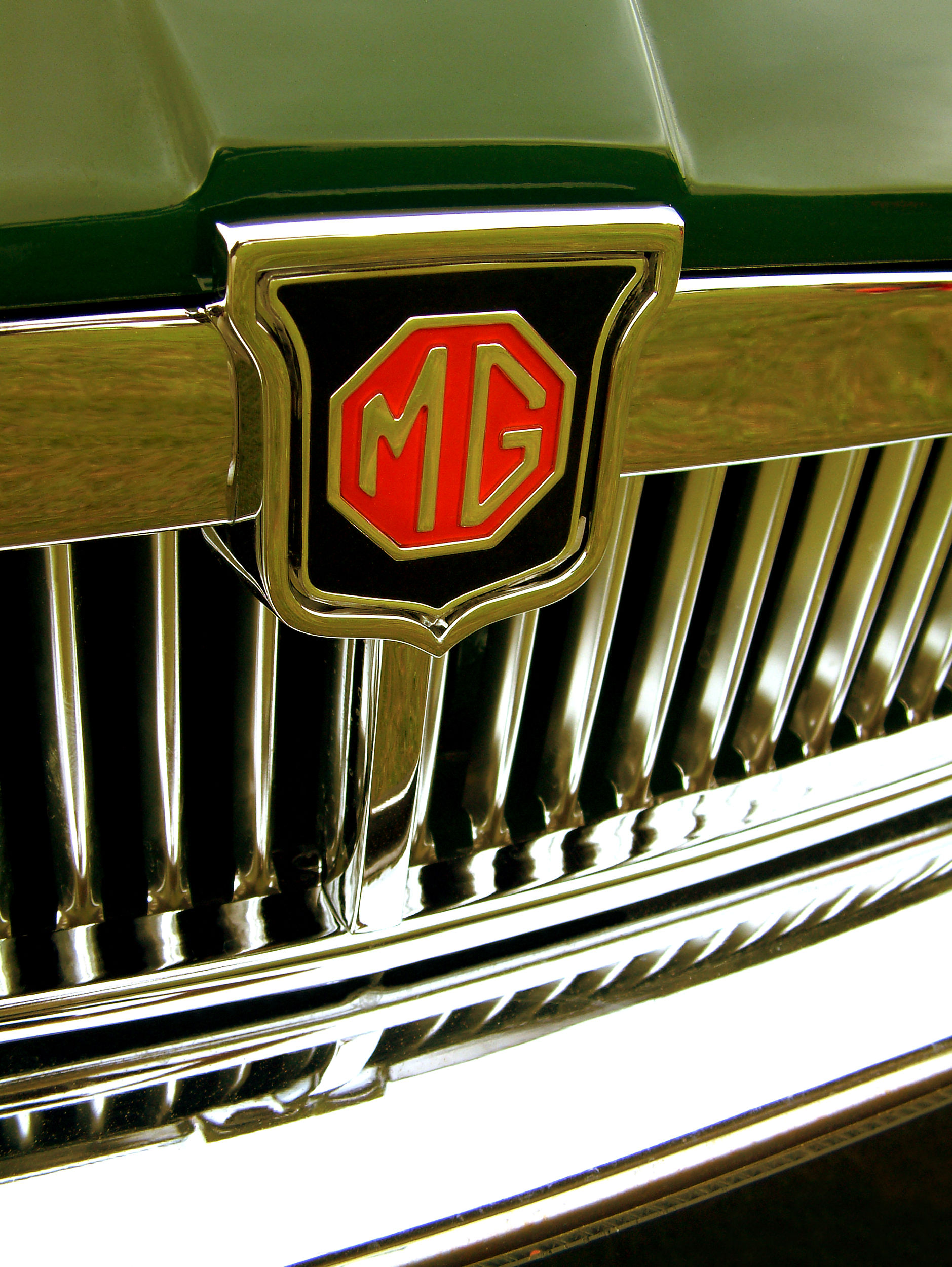 MGB GT Badge & Grille