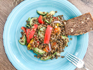 Linsensalat mit gegrilltem Gemüse