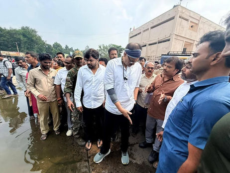 ఇద్దరి రాజకీయ దురద.. నాగబాబు పాలిట బురద!