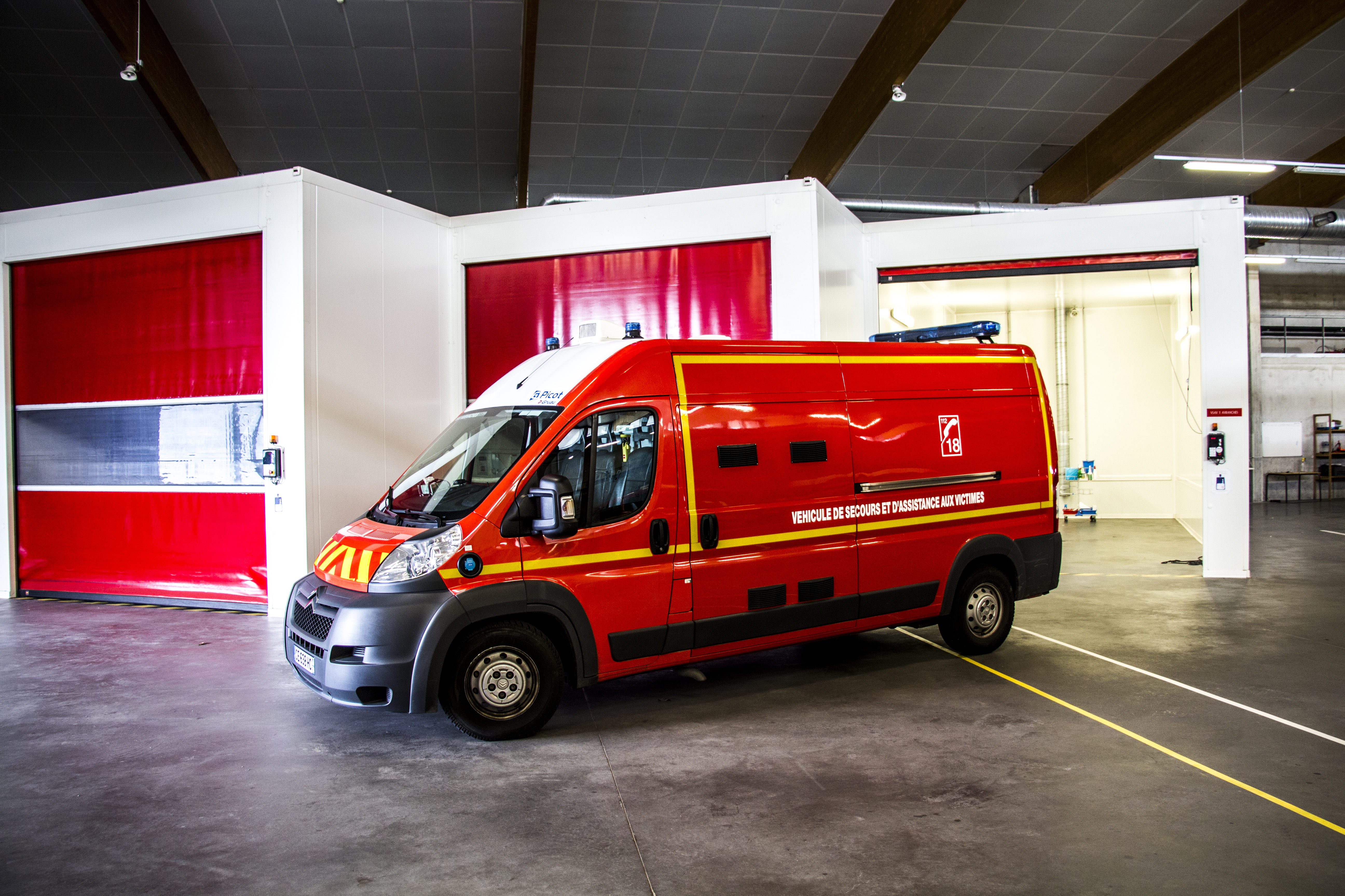 les galeries avranches https www letelegramme fr images 2020 05 15 les consignes sont clairement affichees dans tout le magasin 5161110 jpg 2