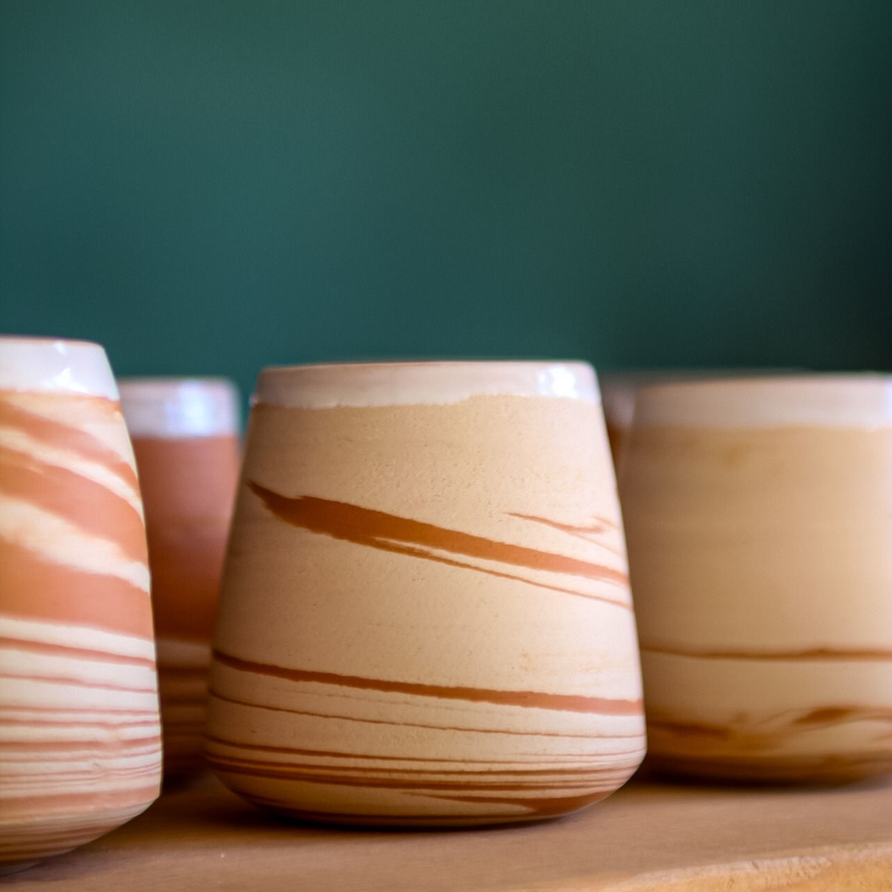 Tasses à café terre mêlée