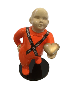 Baby swing red Sculpture en résine H50 cm