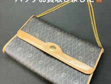 買取大吉安城桜井町でお買取りした商品の紹介です。Dior Honeycomb Pattern Shoulder Bag vintage PVC Women ⭐️クリスチャン・ディオールの人気が再燃しているオールドディオール「ヴィンテージ ハニカム柄 チェーンショルダーバッグ」をお買取りしました!