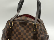 買取大吉安城桜井町店にて買取した商品の紹介です。★Louis Vuitton Monogram Damier Ebene Rivington PM Shoulder Bag ★ ルイ・ヴィトンの上品なデザインと実用性を兼ね備えた人気のショルダーバッグ「リヴィトン」をお買取りいたしました♪♪