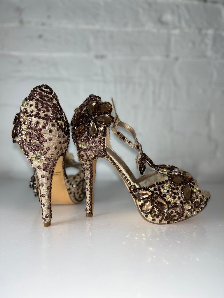 Thumbnail: Gold Shoes with Hints of Browns and Purples