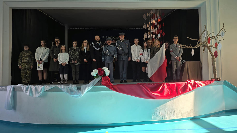 Nadanie przez prezesa i członka zarządu PHDK Orderu dla szkoły podstawowej - Alto