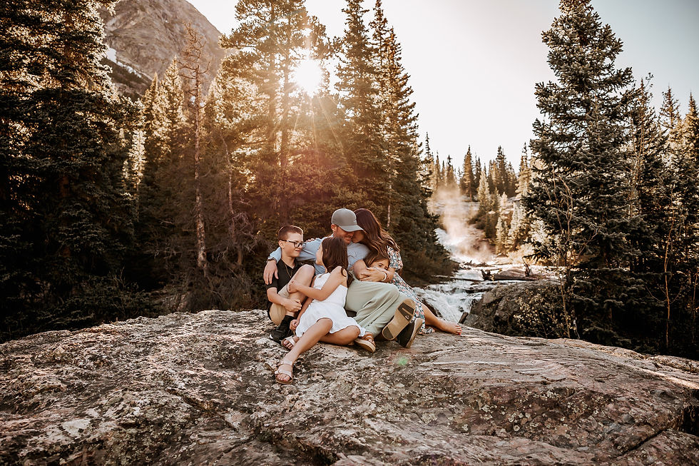 Water-Fall-Family-Pictures_Breckenridge-Photographer-43(pp_w1699_h1132).jpg