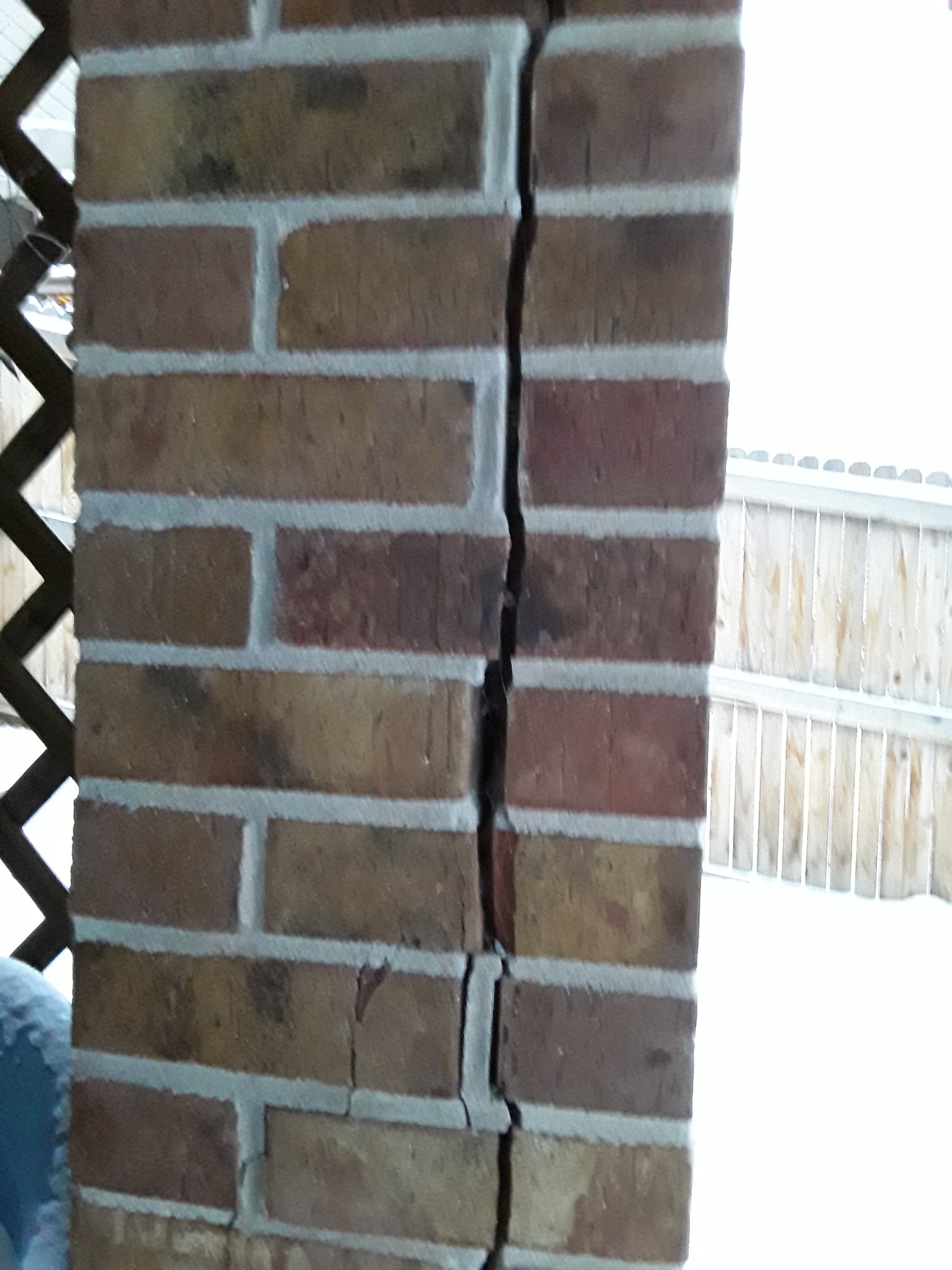 Structural crack