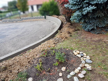 parking bordure arrondie maçonnerie terrassement