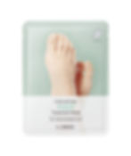 Sachet du Pure Natural Foot Treatment Mask de The Saem avec visuel de pieds doux.