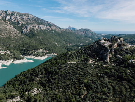 A MAJESTIC MOUNTAIN WEDDING AT VIVOOD ALICANTE :