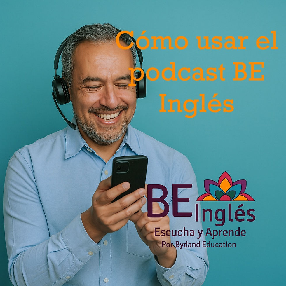 Hombre latino profesional con auriculares Bluetooth y camisa azul claro, sonriendo mientras escucha el podcast BE Inglés en su celular, con fondo color teal y el logotipo de BE Inglés en la esquina.