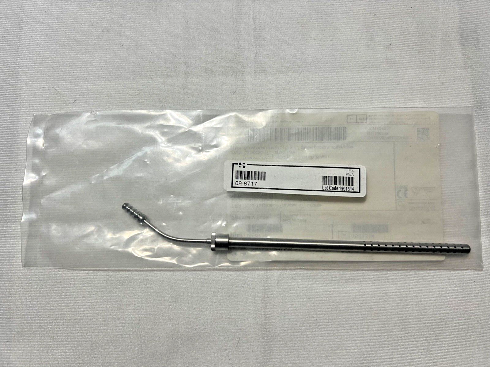 Symmetry Surgical 09-8717 Poole Suction Tube Curved 17 French X 8" Length
