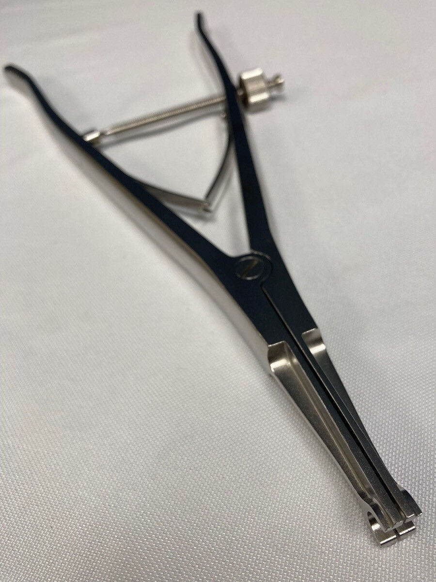 Thumbnail: Synthes 388.40 USS Straight Distraction Forceps US123 Orthopedic Neurology Spine
