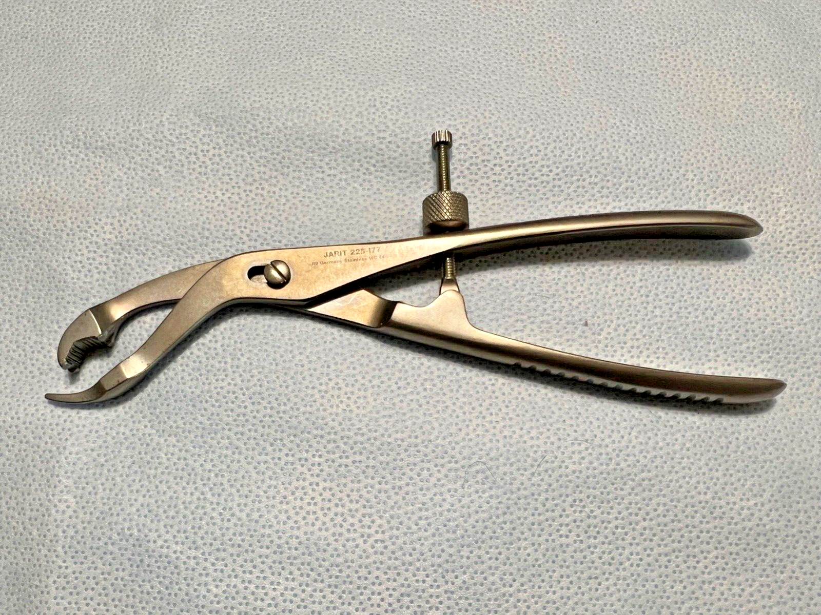 Jarit 225-177 Self-Centering Bone Forcep w/ Speed Lock, 8mm Angled Jaw, 7-5/8" L