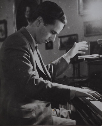 1955 - Janos Tamas am Klavier