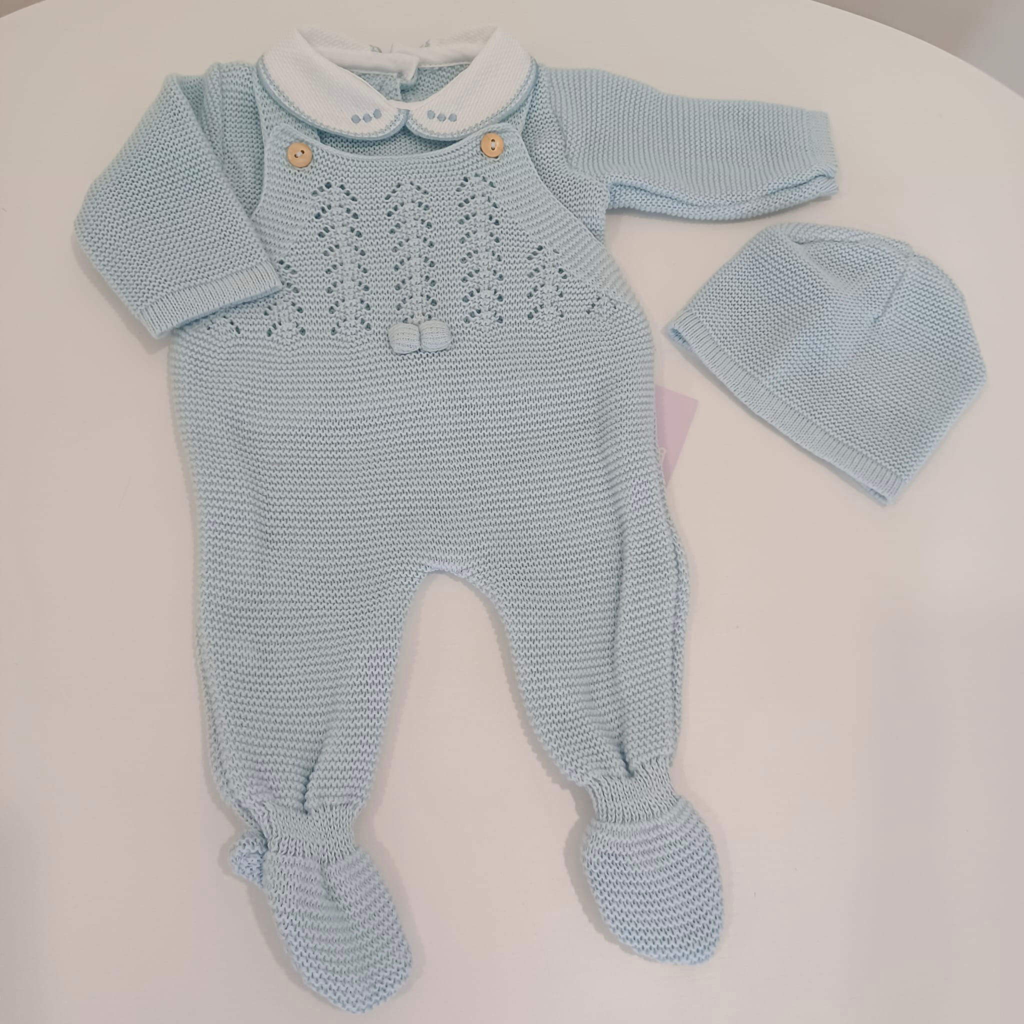 Conjunto de jardineiras das bolinhas