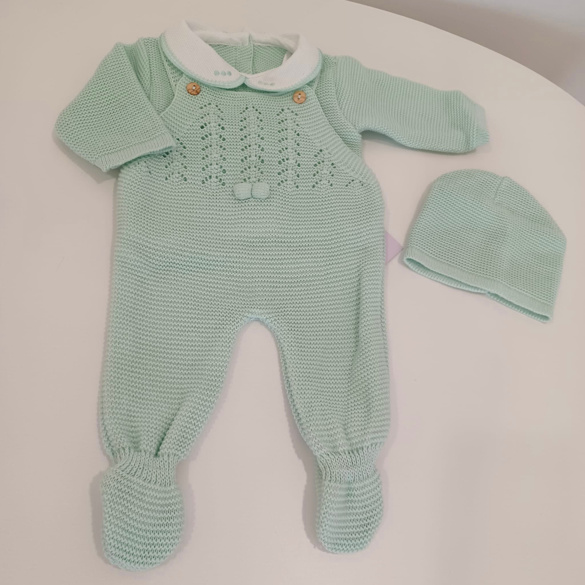 Conjunto de jardineiras das bolinhas