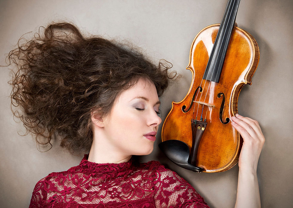 Caroline Adomeit - Violin