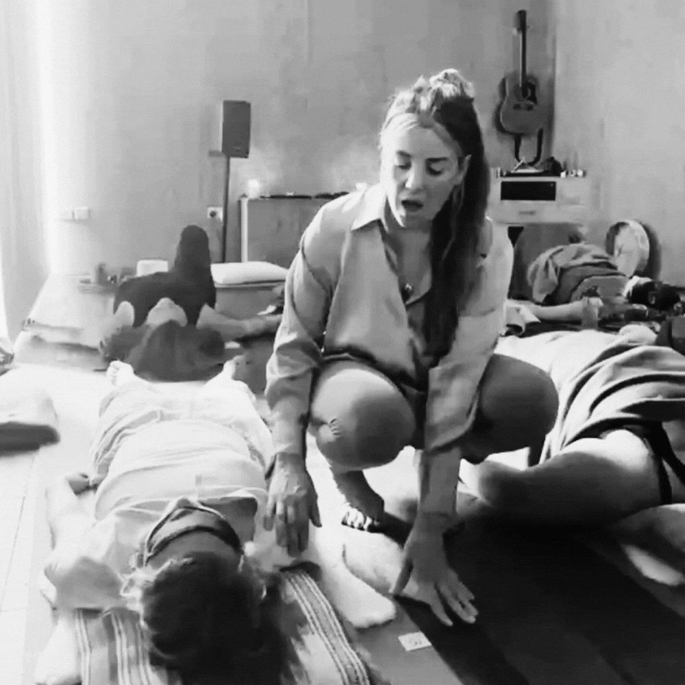 Danielle Breathwork Gif (2).gif