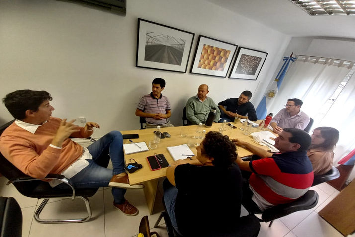 La provincia avanza en gestiones que faciliten el funcionamiento de las granjas avícolas