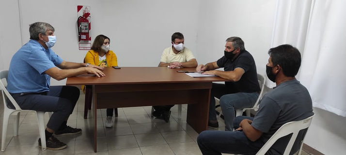 Buscan soluciones para reconstrucción de caminos de uso productivo y social