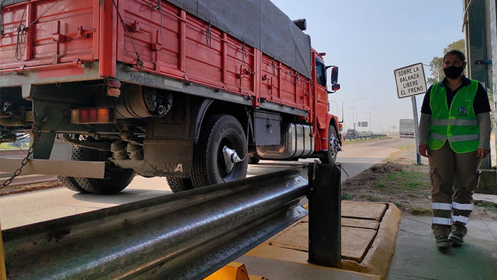 Vialidad Nacional retomó el pesaje de camiones en la autovía Santa Fe- Paraná