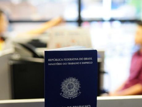 RENDIMENTO MÉDIO DE BRASILEIROS CAI A 82% EM MAIO DEVIDO À COVID-19