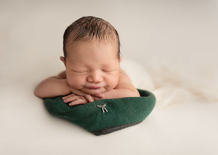 Tidworth newborn photographer