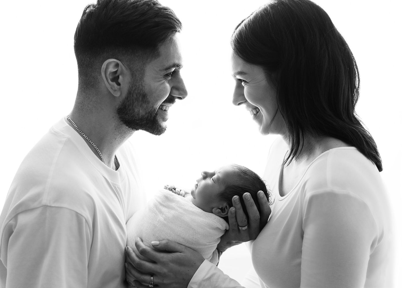 Andover photographer in Stockbridge, parents with baby