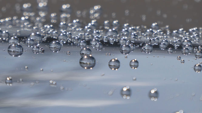 コーティングではじく水滴