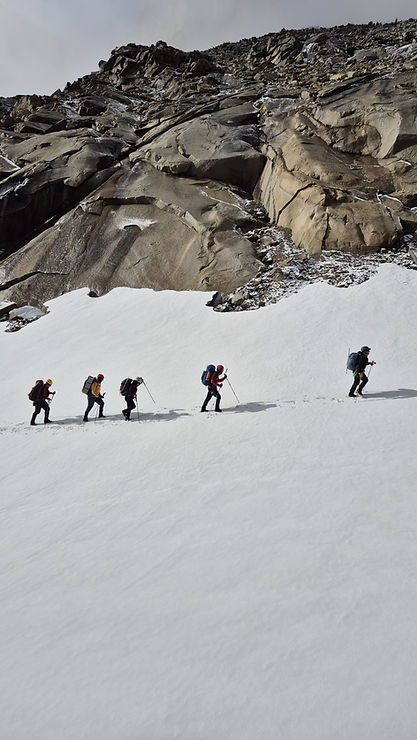 caminantes nieve.jpg