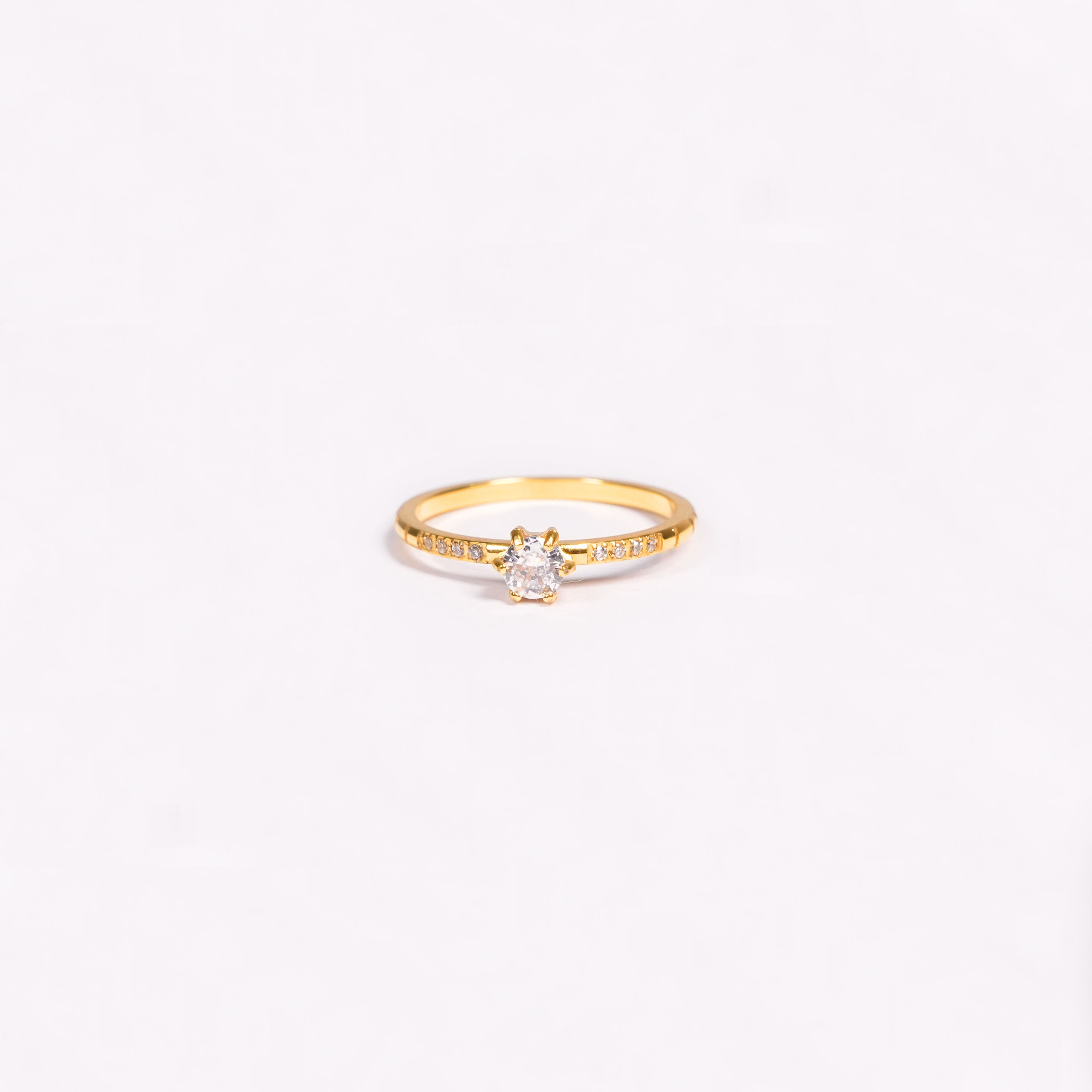 Classic Solitaire Gold Ring