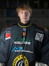 Jona Zellinger (819x1024).jpg