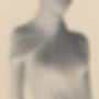 astridmakes_a_draped_fabric_of_a_knitted_white_jersey_forming_a_ead42700-6f7a-4e57-bd5c-8b