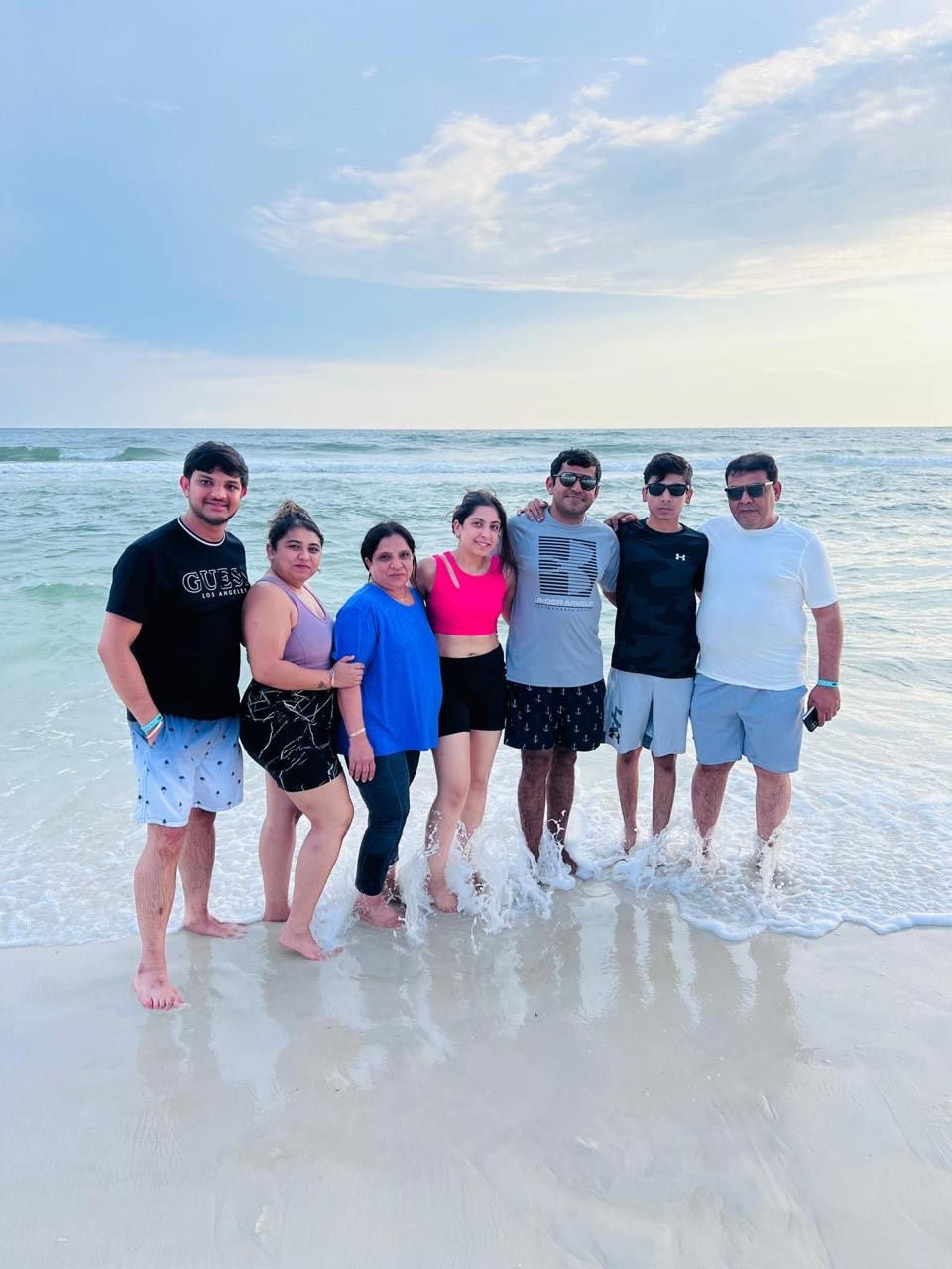 ‎CF Vests Worldwide is working to donate a Baxter International Hill Rom Cystic Fibrosis vest to Rishad Khetani in Birmingham, Alabama