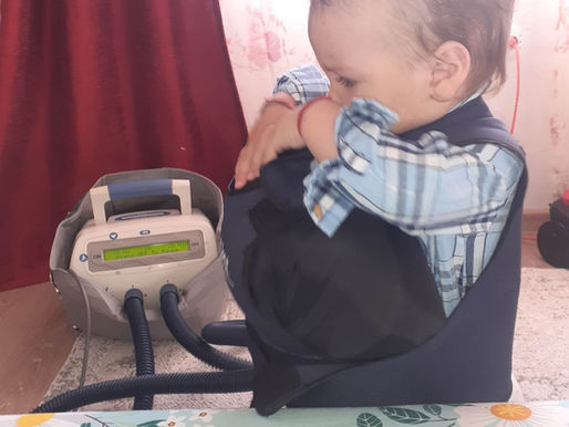 Amintire pe Facebook – 16 iunie 2023CF Vests Worldwide a donat lui Petru în #romania o vestă pentru fibroză chistică @baxter_intl Hill Rom. CF a trimis 17 veste pacienților cu fibroză chistică di...