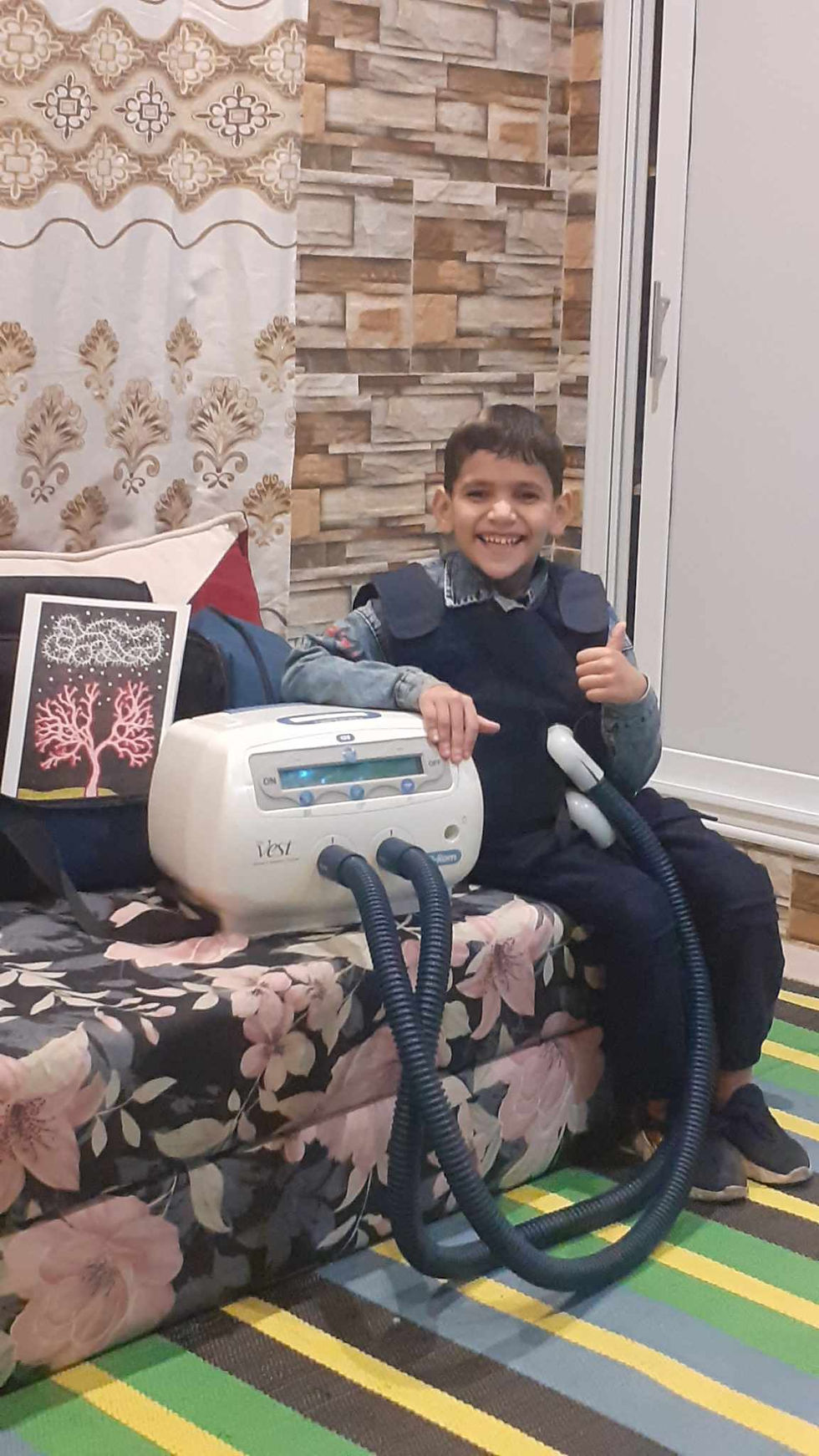 تبرعت شركة CF Vests Worldwide بسترة Hill Rom Cystic Fibrosis vest من لمحمد في الجزائر.
