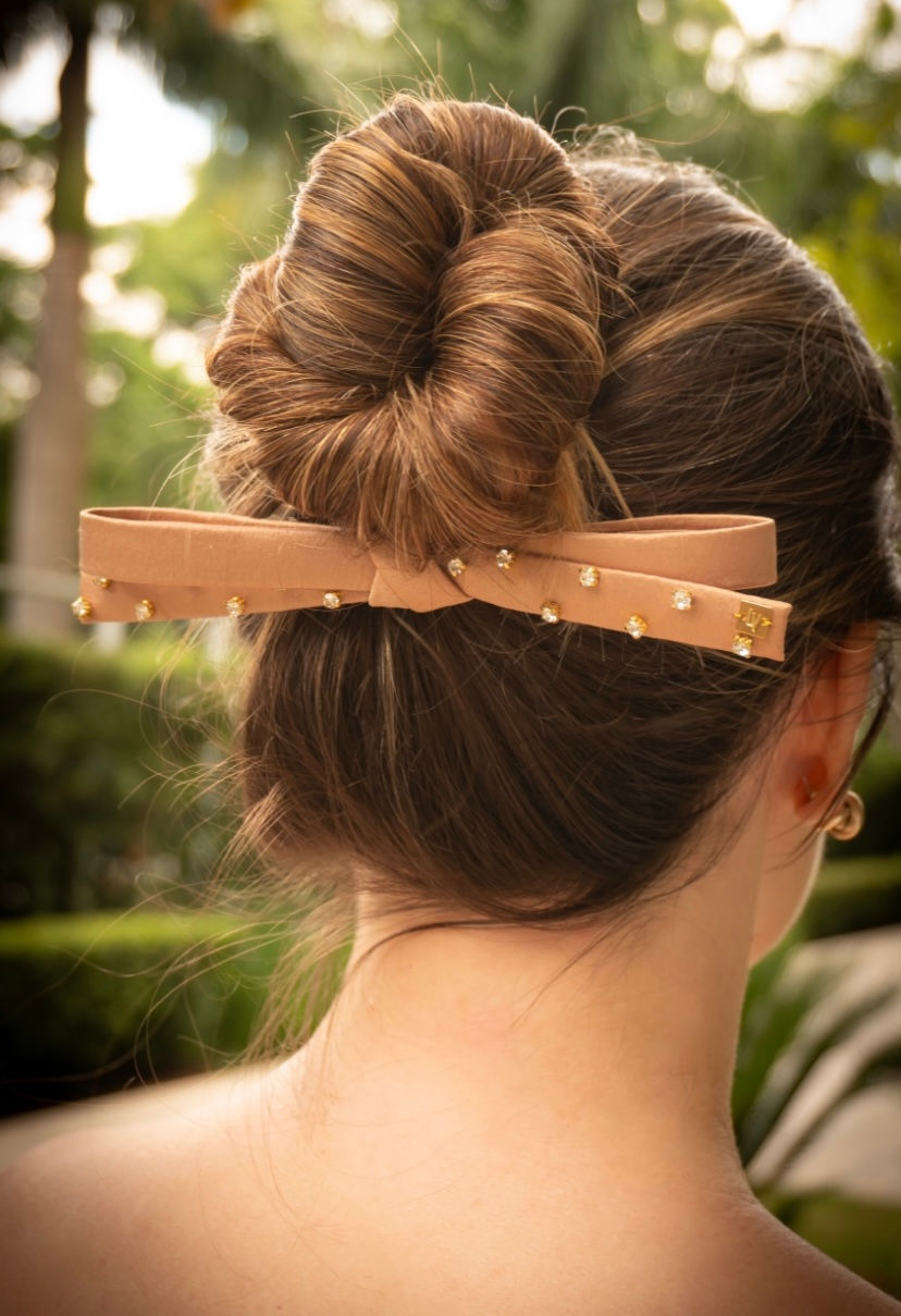 laço dourado, acessório para festa, acessório de luxo, flaço bege, presente para mulher, presente para namorada