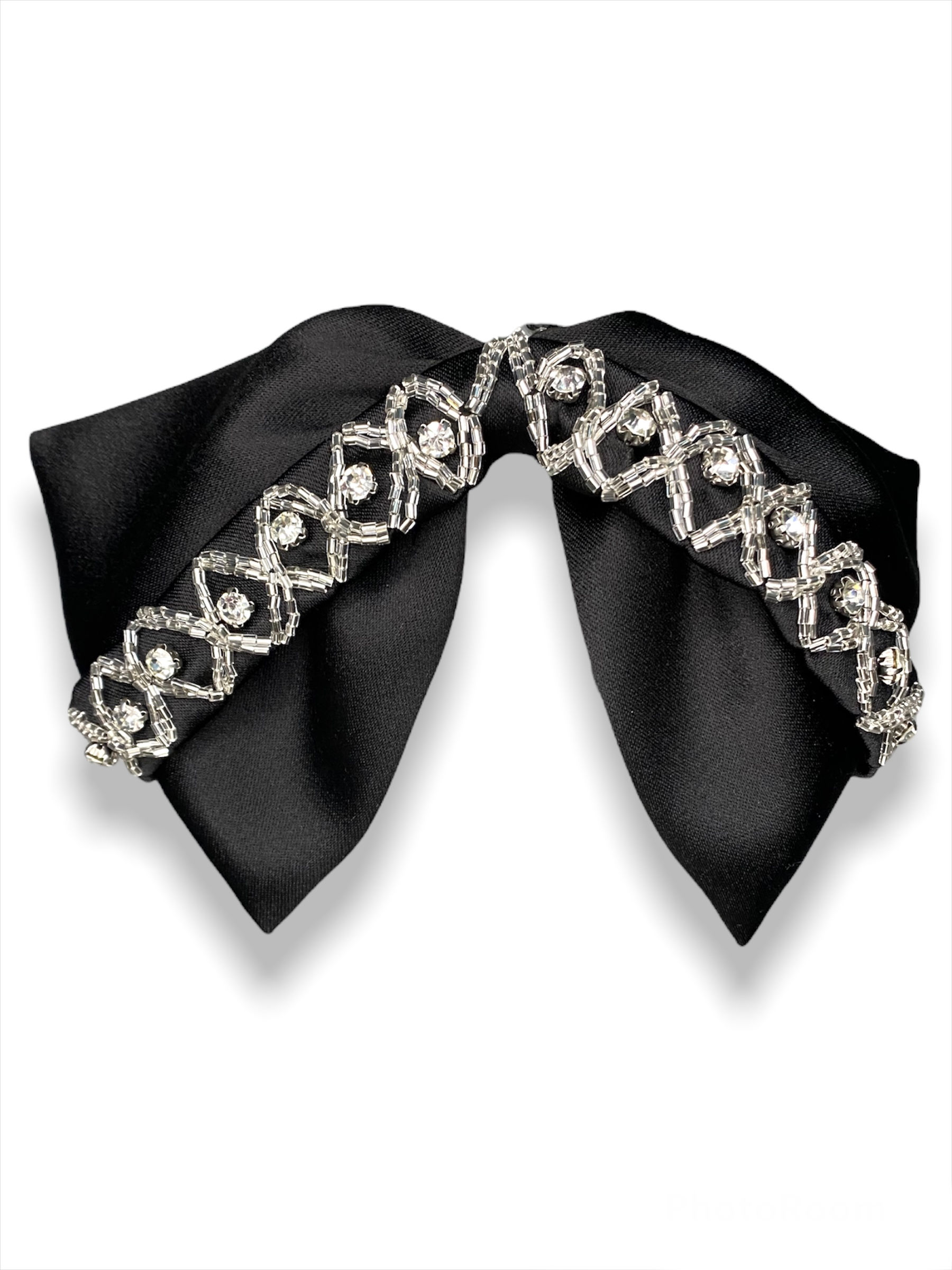 laço preto pedrarias, laço preto bordado, laço preto para festa, laço preto brilhante
