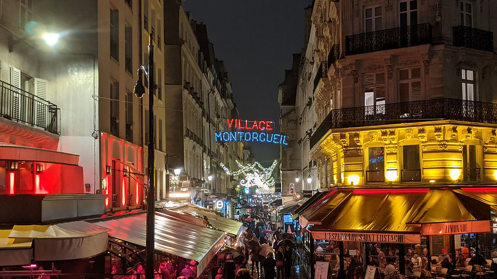 Paris-village Montorgueil by night
