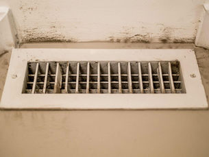 HVAC warning signs and air conditioning issues in a Fort Walton Beach FL home
