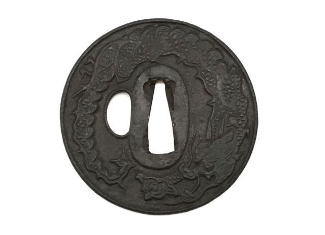 龍図鍔 無銘 南蛮 丸形 Φ約80.0mm×H約4.8mm 重量 約138.5g 鉄地 共箱あり 美術刀剣2